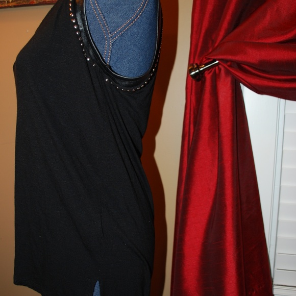 EUC Rock and Republic sleeveless Top - Picture 3 of 5